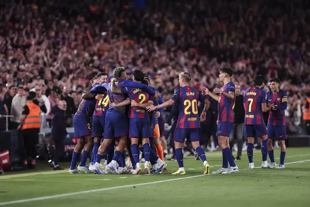 قناة ريال مدريد تشن هجومًا على التحكيم بعد خسارة الكلاسيكو